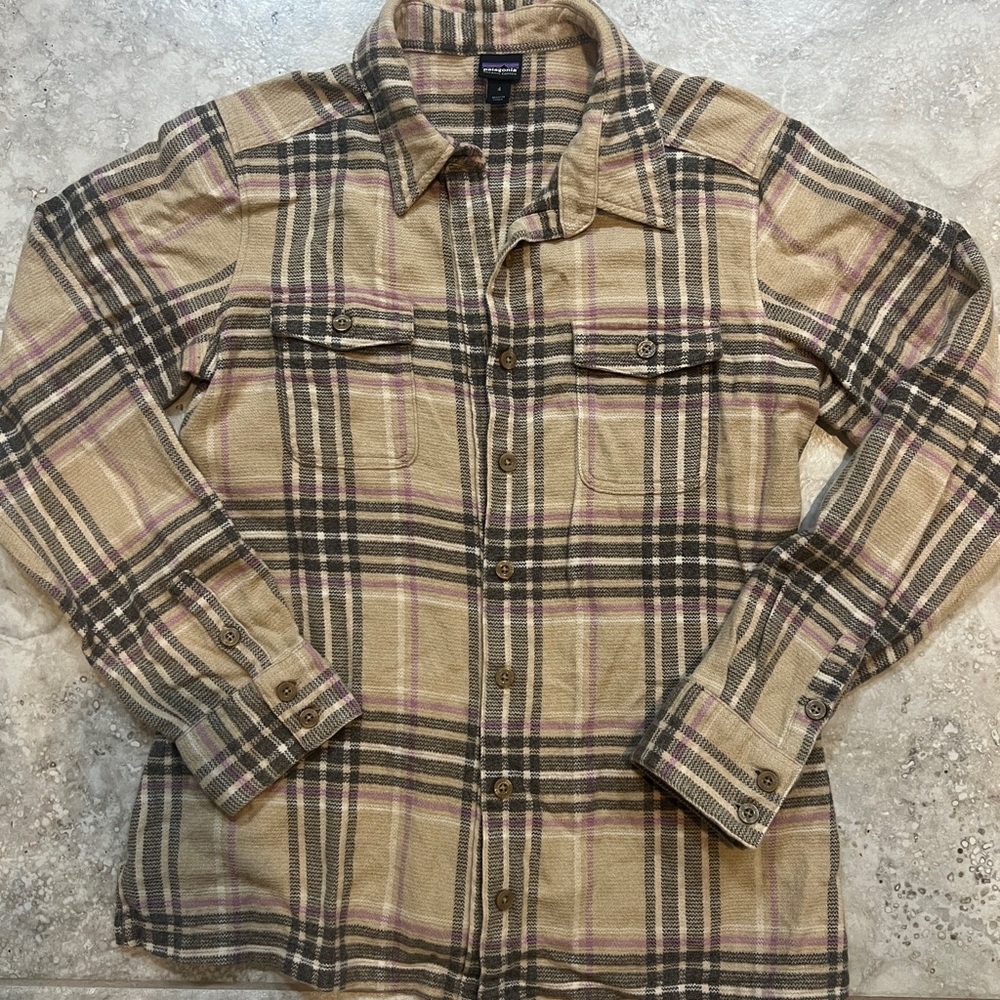 Patagonia Organic Cotton Plaid Button Up Shirt Women’s Size 4